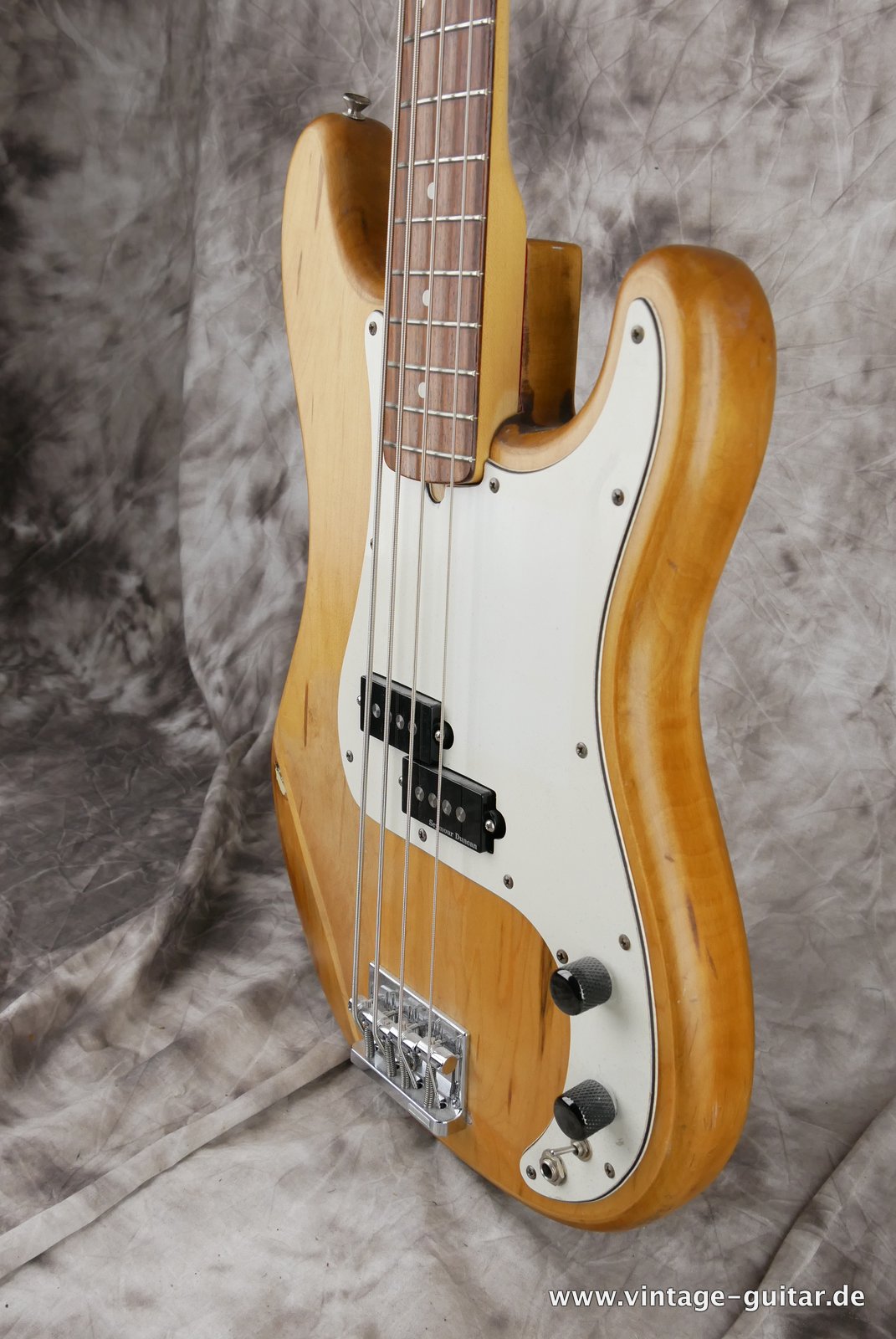 Fender-Precision-Parts-Bass-006.JPG