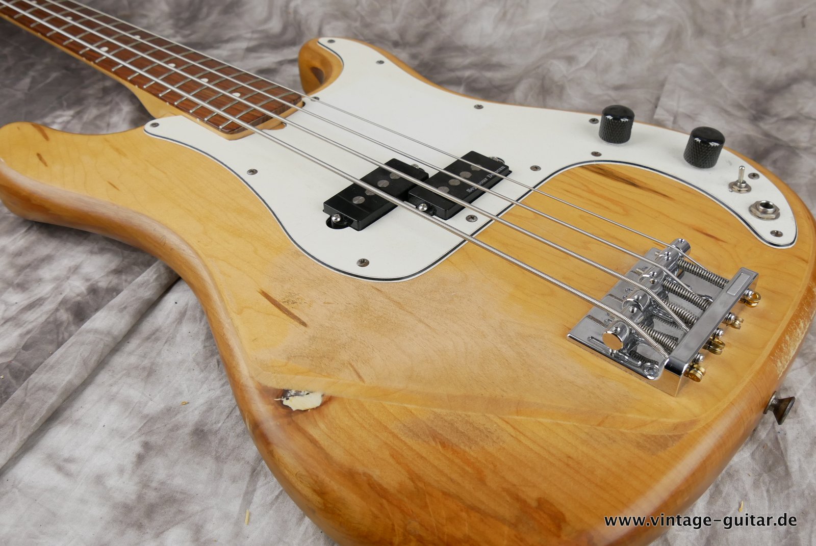 Fender-Precision-Parts-Bass-015.JPG