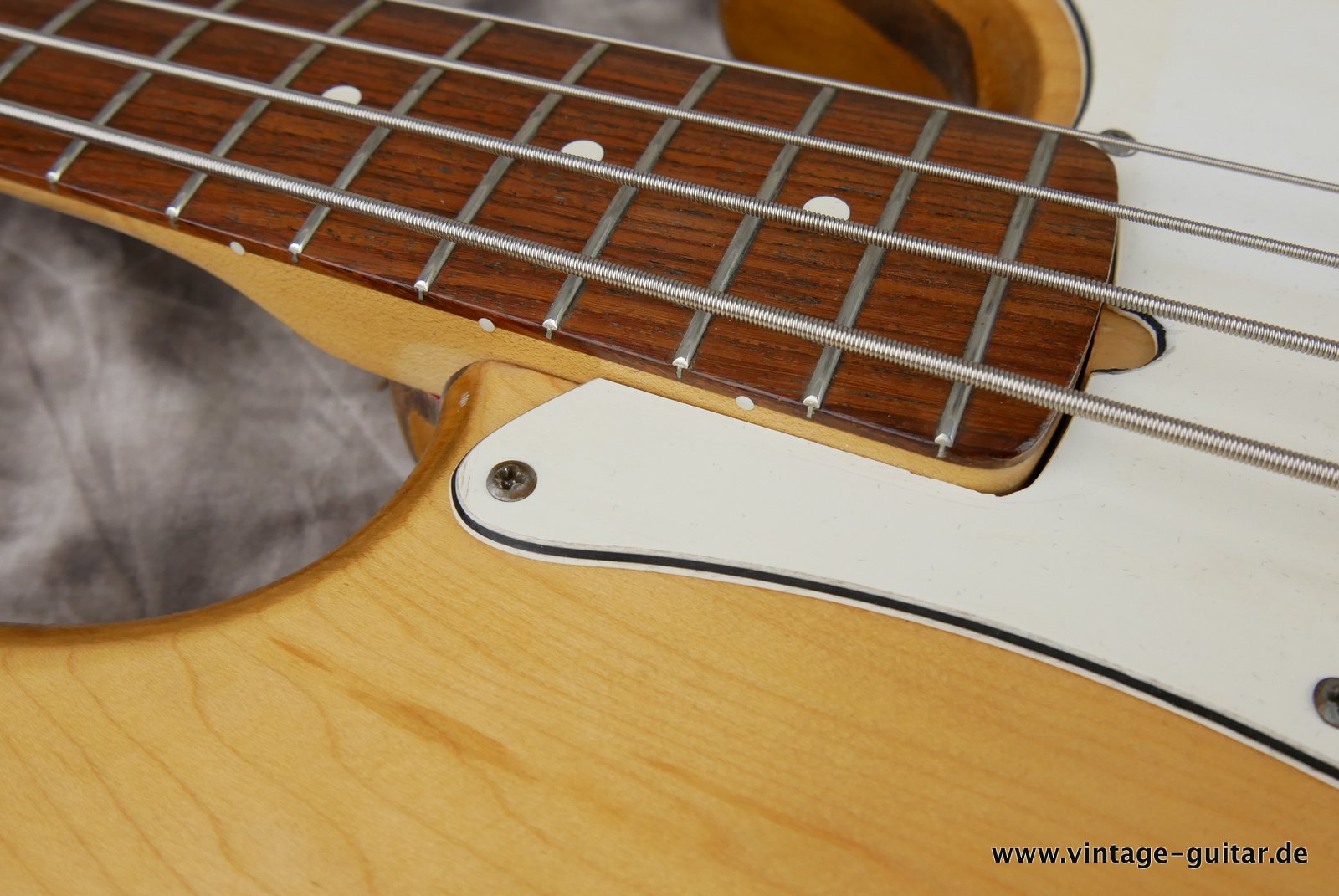 Fender-Precision-Parts-Bass-017.JPG