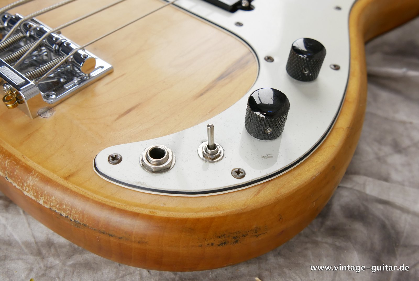 Fender-Precision-Parts-Bass-018.JPG