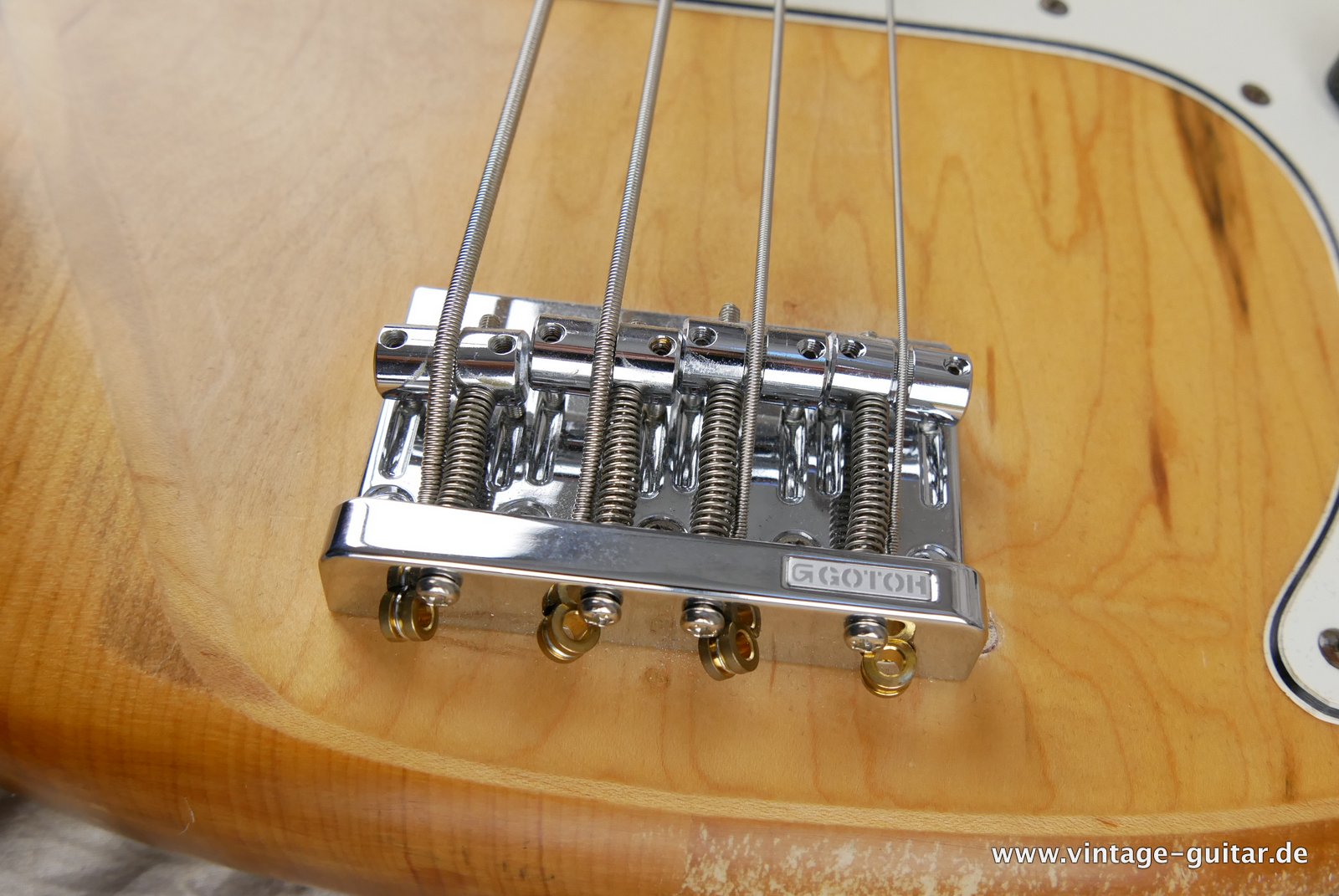 Fender-Precision-Parts-Bass-019.JPG