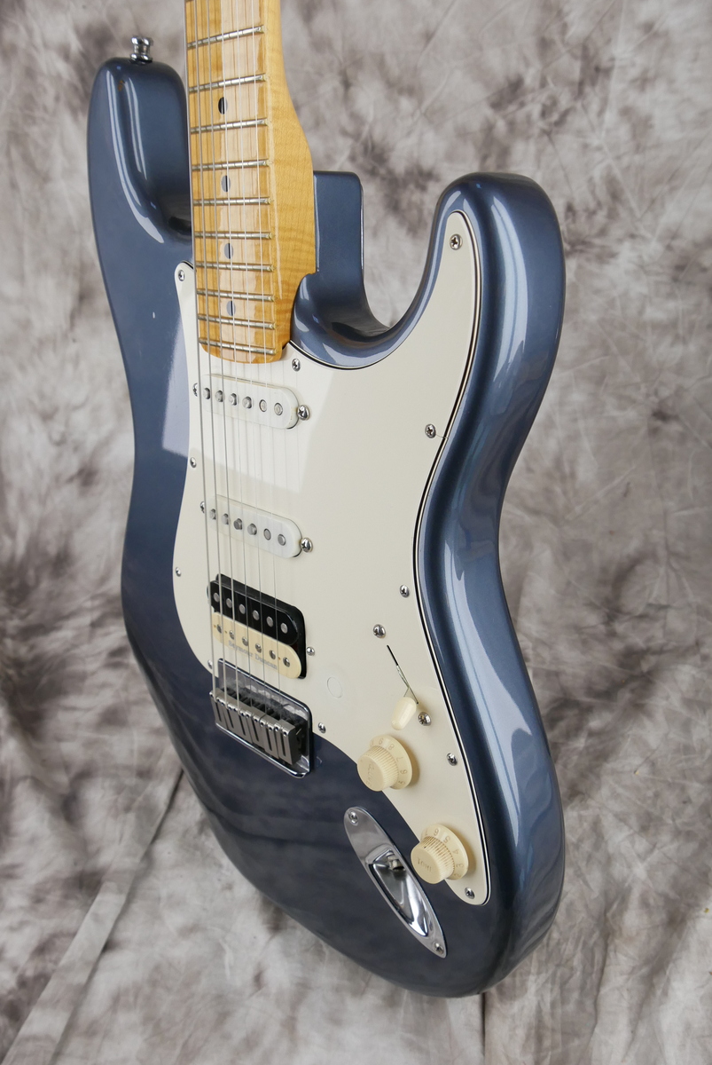 Fender_Stratocaster_Warmouth_body_CS_neck_pewter_USA_2010-006.JPG