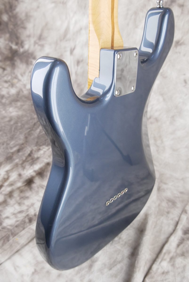 Fender_Stratocaster_Warmouth_body_CS_neck_pewter_USA_2010-007.JPG