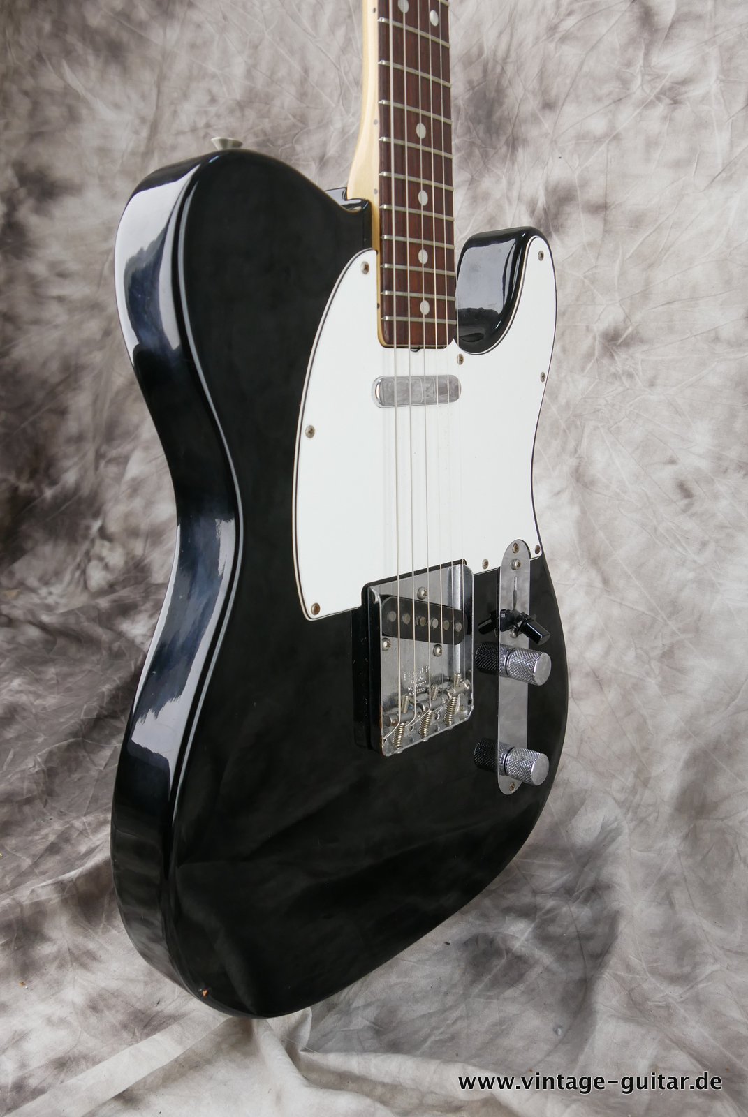 Fender-Telecaster-1972-black-over-sunburst-009.JPG