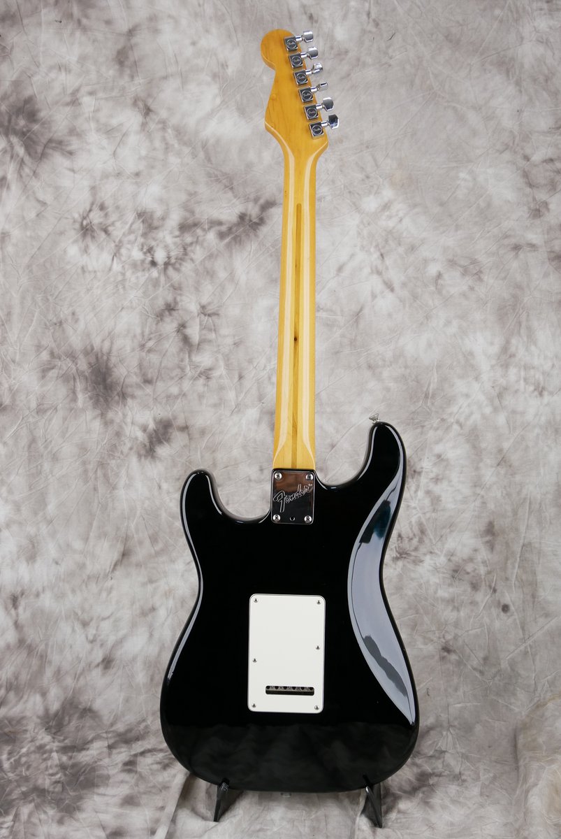 Fender-Stratocaster-American-Standard-1987-003.JPG