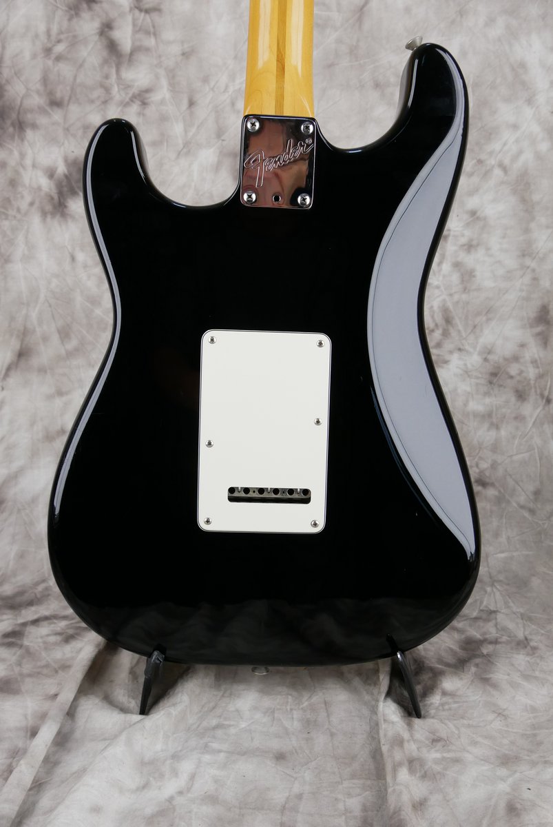 Fender-Stratocaster-American-Standard-1987-004.JPG
