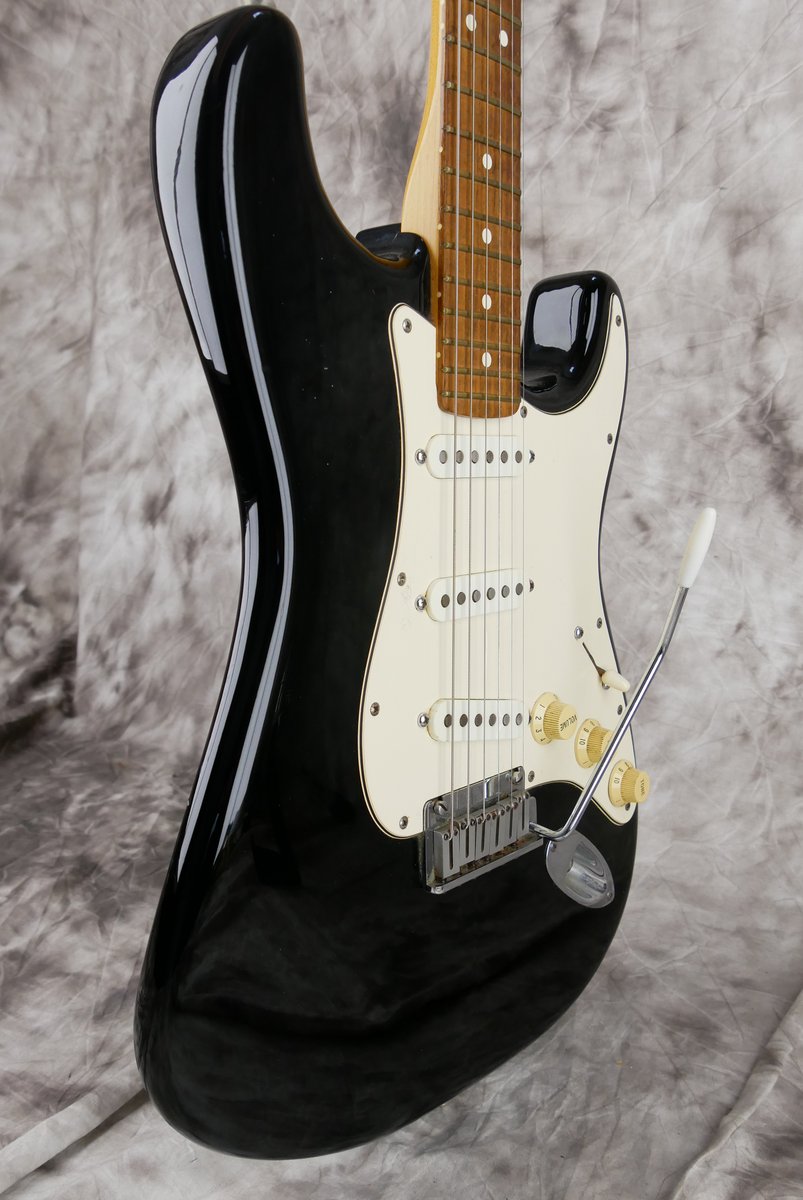 Fender-Stratocaster-American-Standard-1987-005.JPG