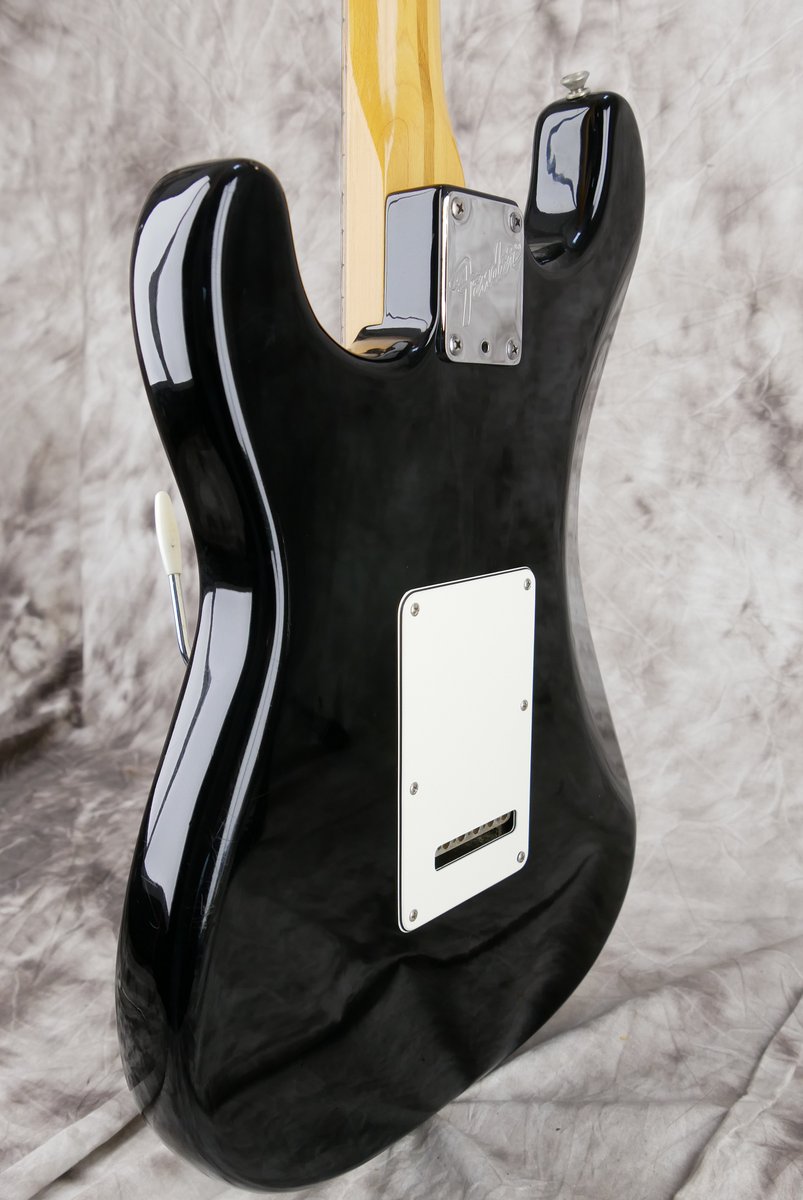 Fender-Stratocaster-American-Standard-1987-007.JPG
