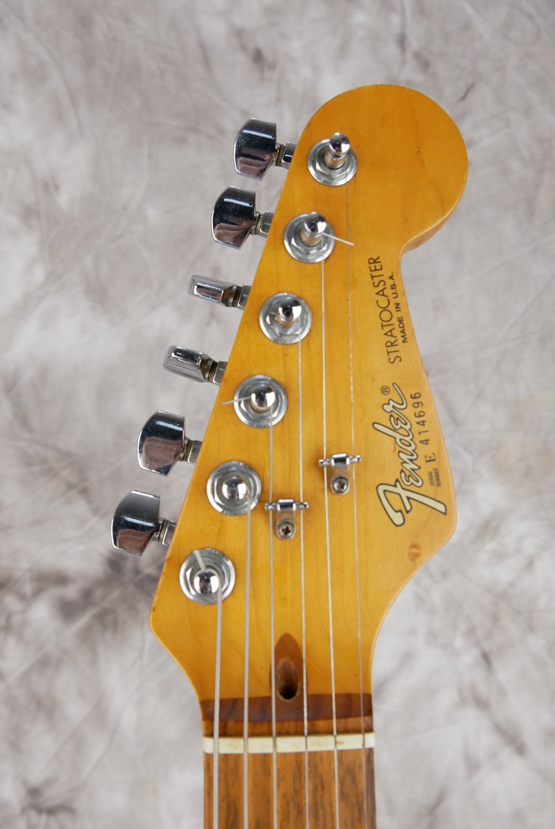 Fender-Stratocaster-American-Standard-1987-009.JPG