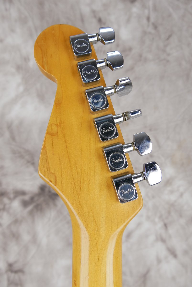 Fender-Stratocaster-American-Standard-1987-010.JPG