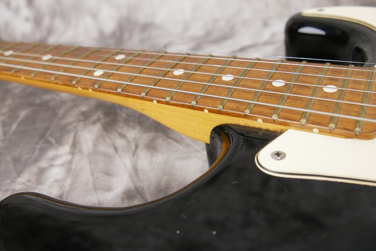 Fender-Stratocaster-American-Standard-1987-016.JPG
