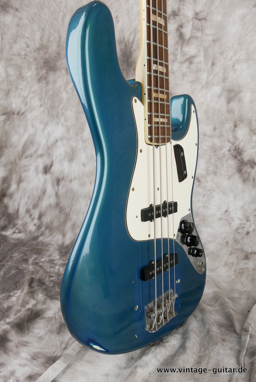 Fender-Jazz-Bass-1969-lake-placid-blue-005.JPG