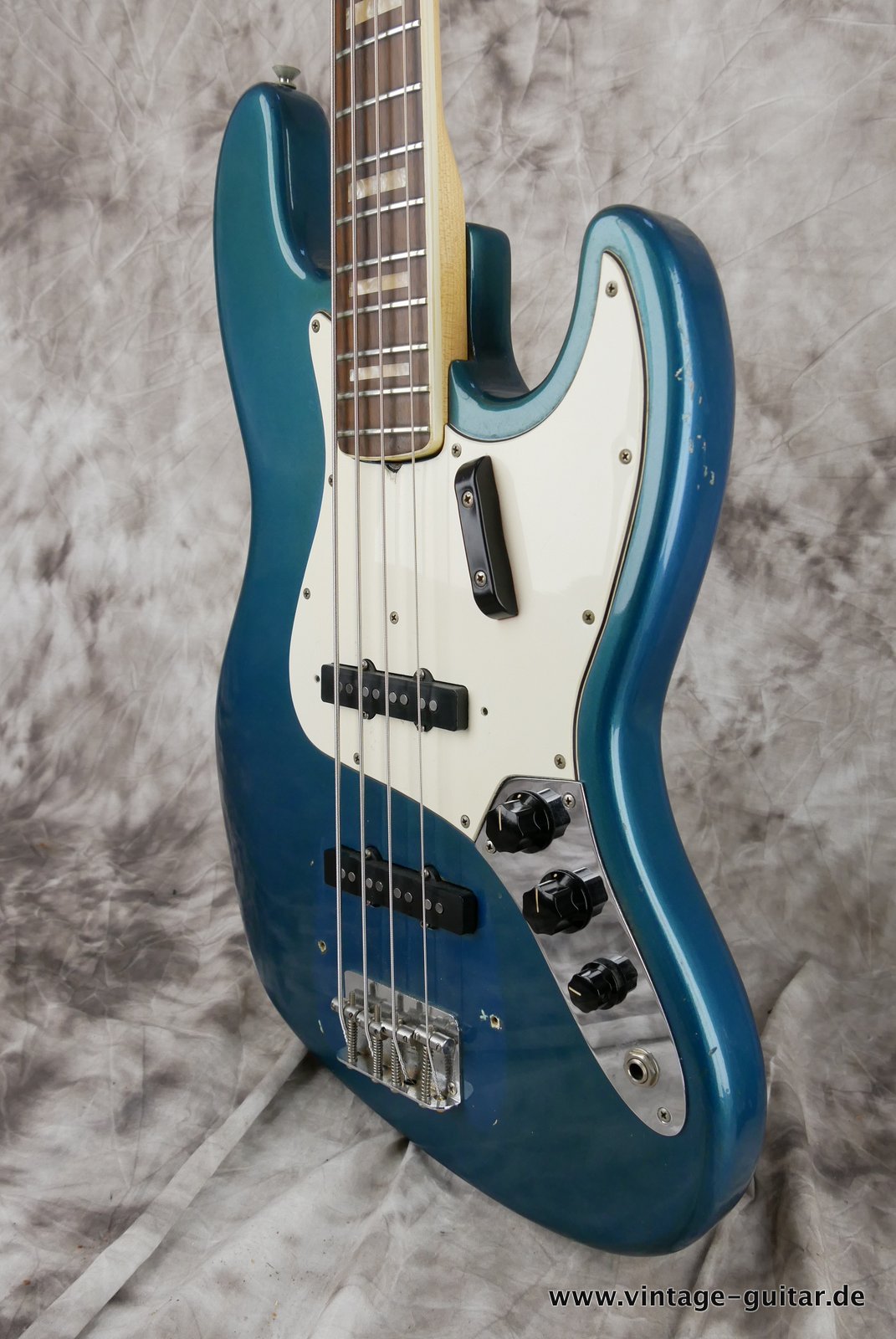 Fender-Jazz-Bass-1969-lake-placid-blue-006.JPG