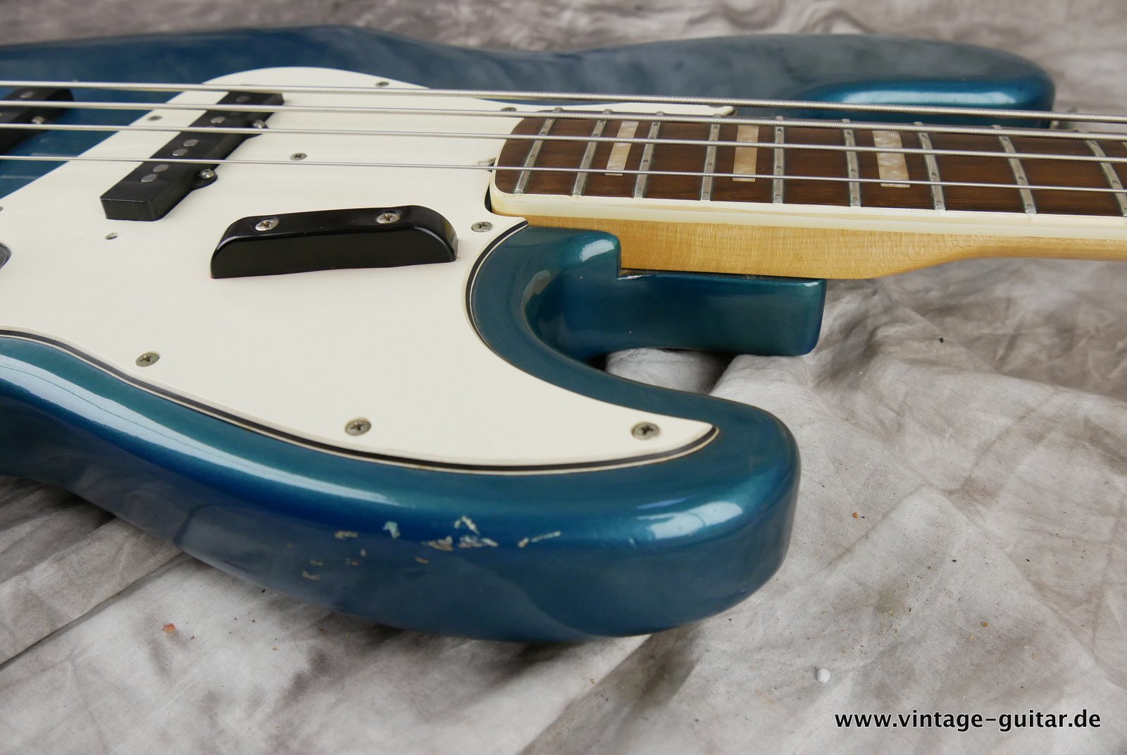 Fender-Jazz-Bass-1969-lake-placid-blue-017.JPG