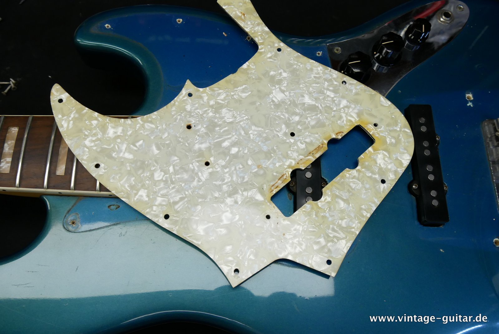 Fender-Jazz-Bass-1969-lake-placid-blue-024.JPG