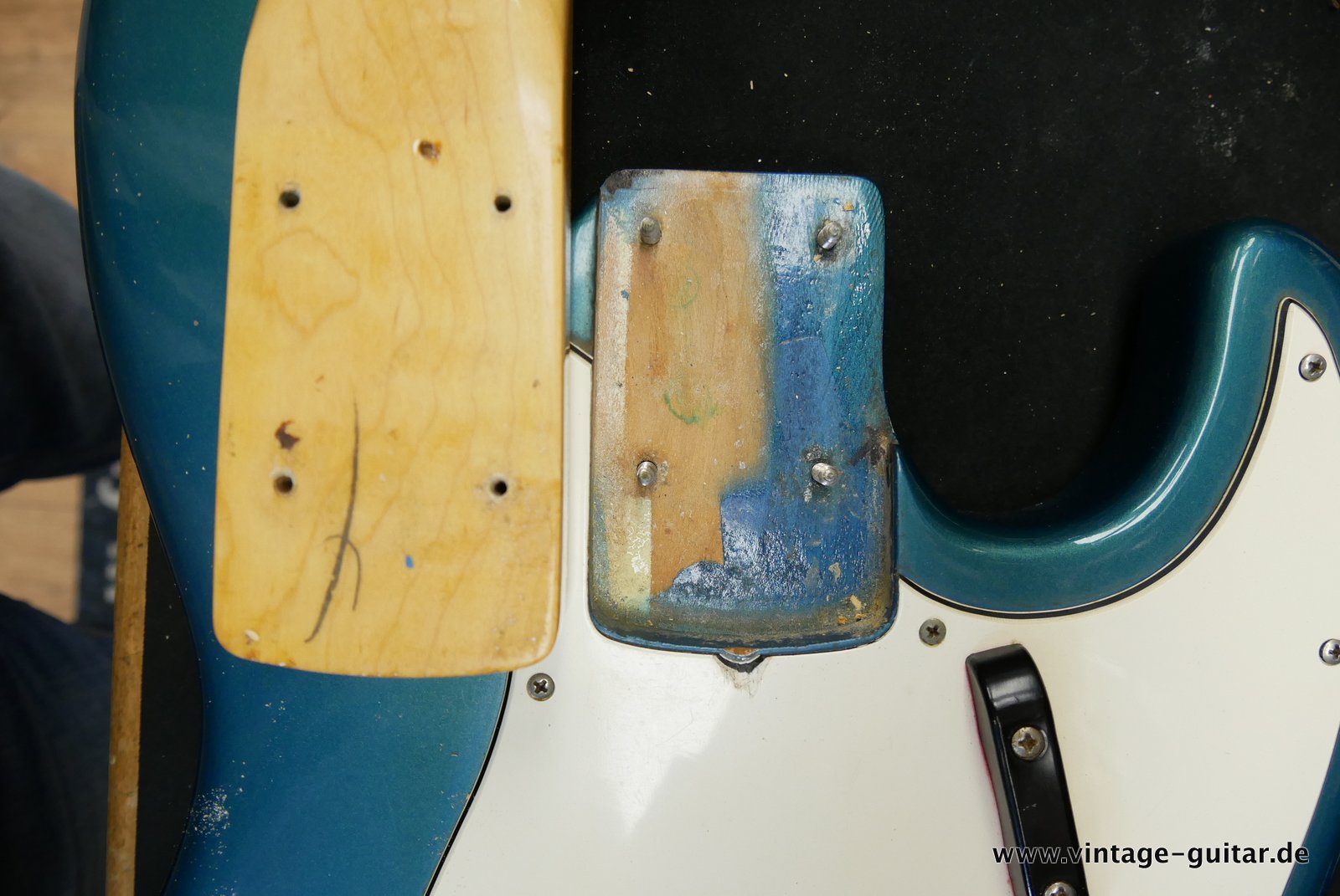 Fender-Jazz-Bass-1969-lake-placid-blue-025.JPG