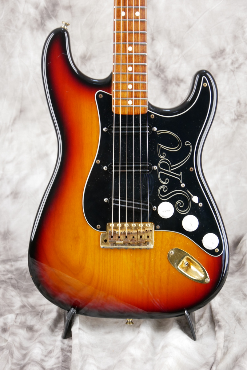 Fender_Stratocaster_SRV_sunburst_Joe_Barden_1993-003.JPG