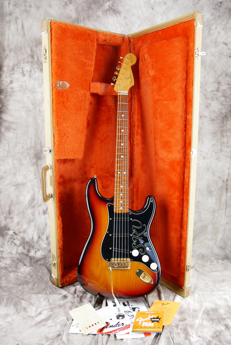 Fender_Stratocaster_SRV_sunburst_Joe_Barden_1993-014.JPG