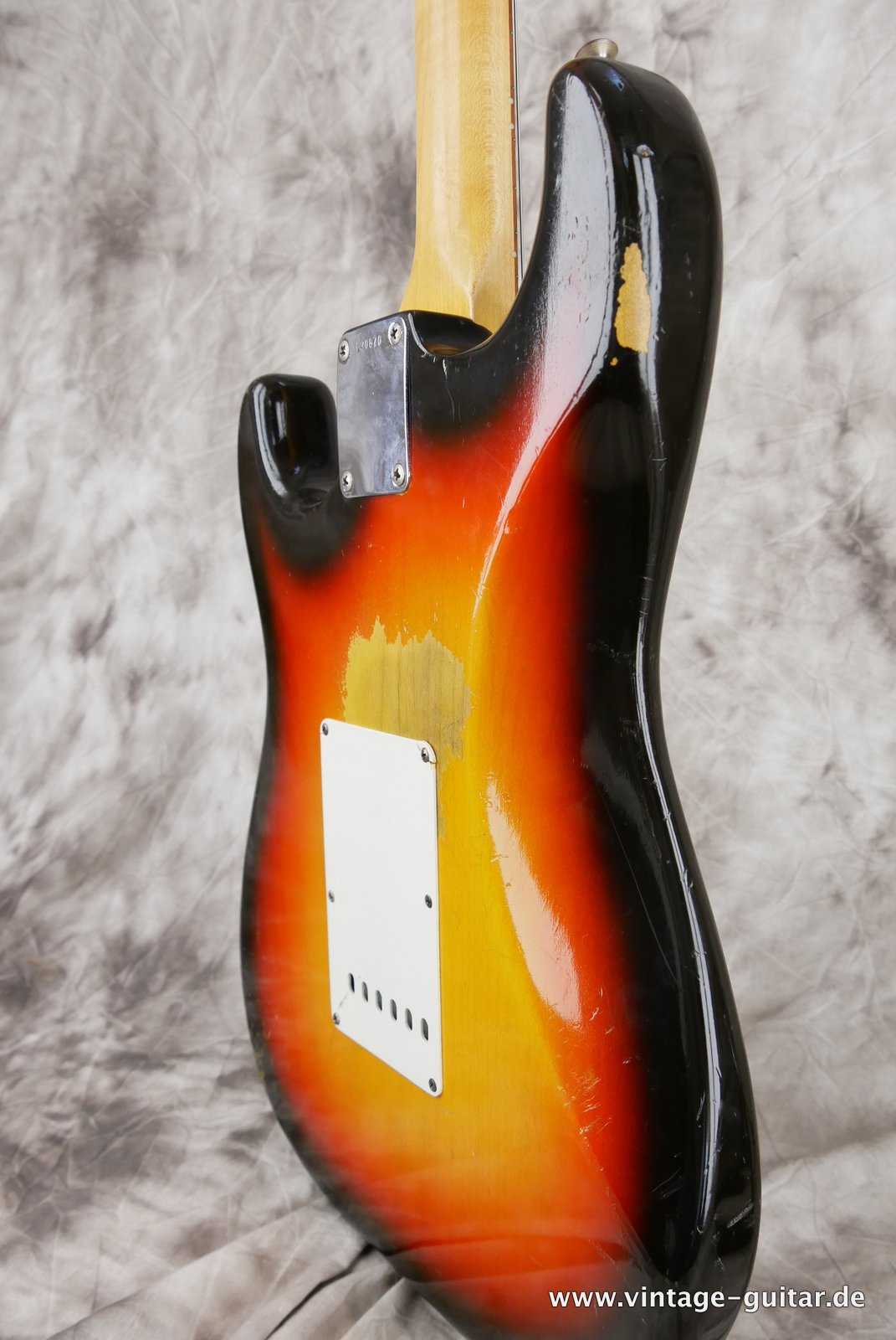 Fender-Stratocaster-1965-sunburst-008.JPG