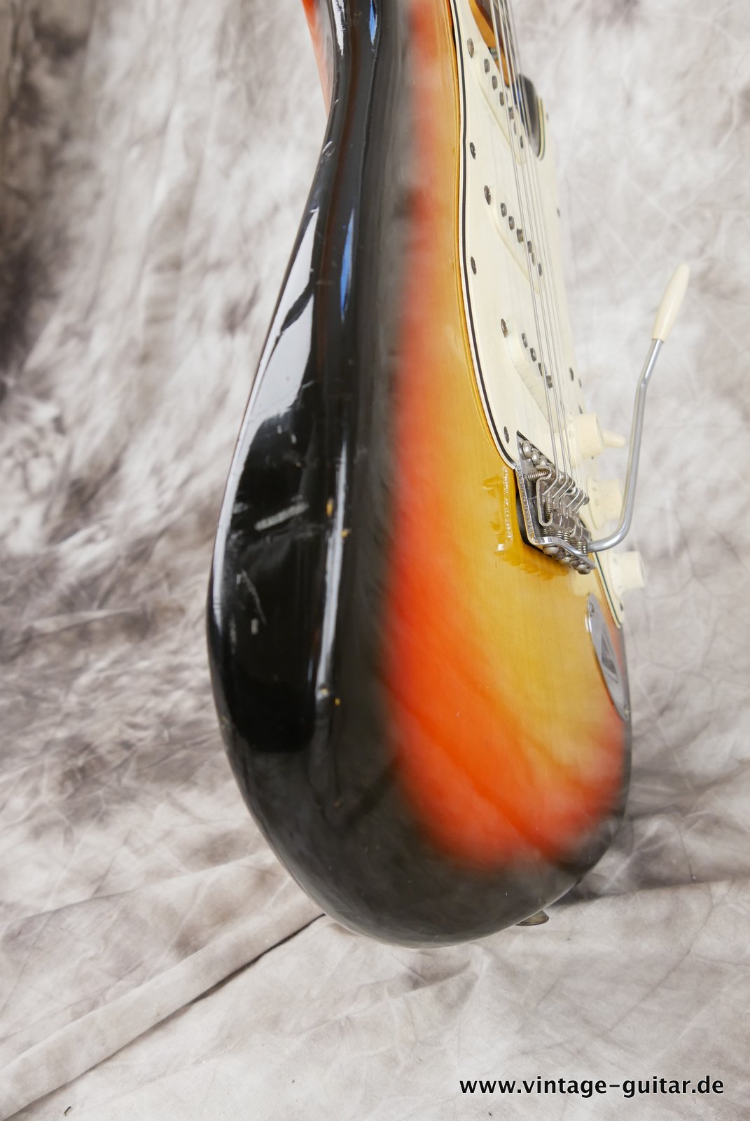 Fender-Stratocaster-1965-sunburst-019.JPG