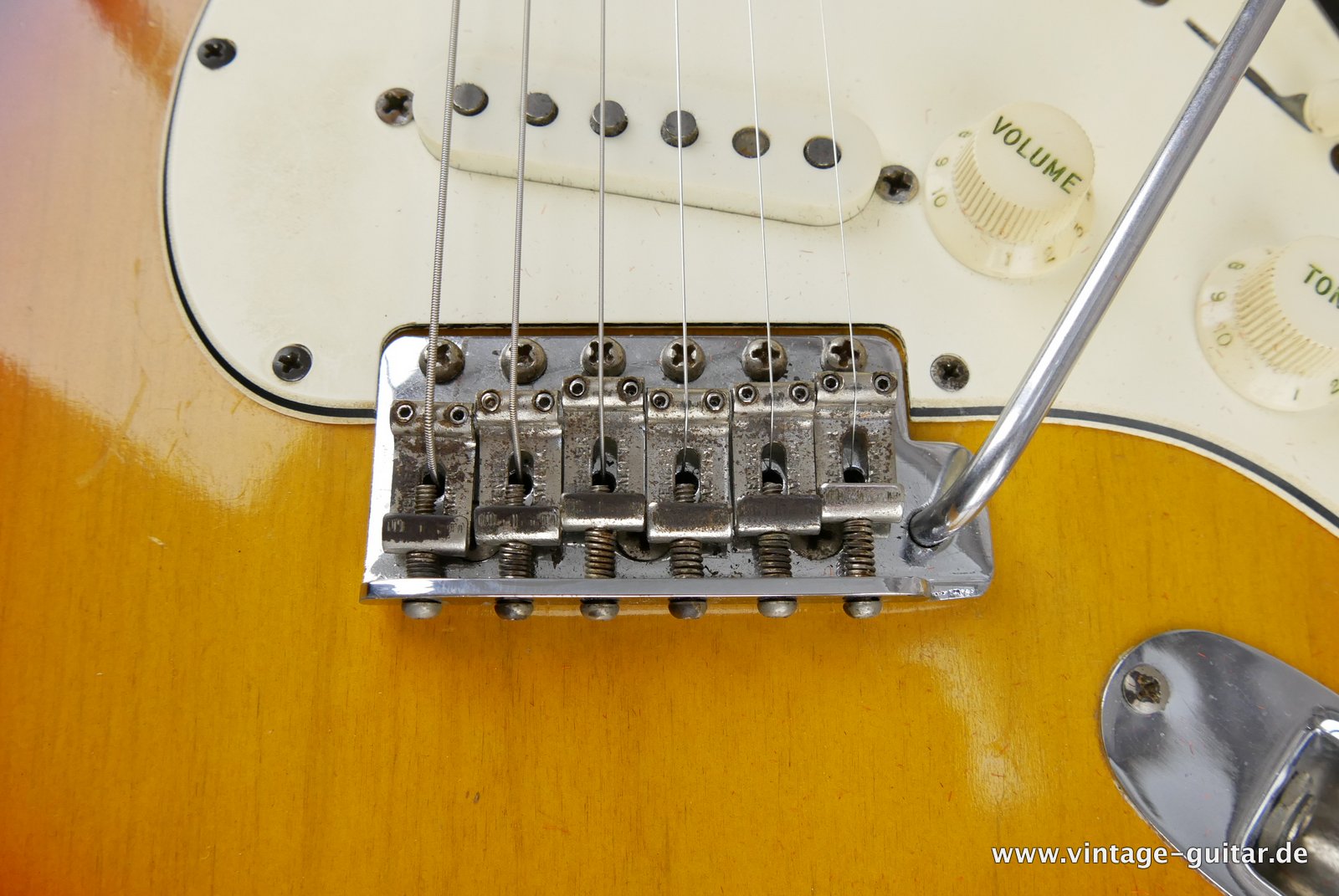 Fender-Stratocaster-1965-sunburst-022.JPG
