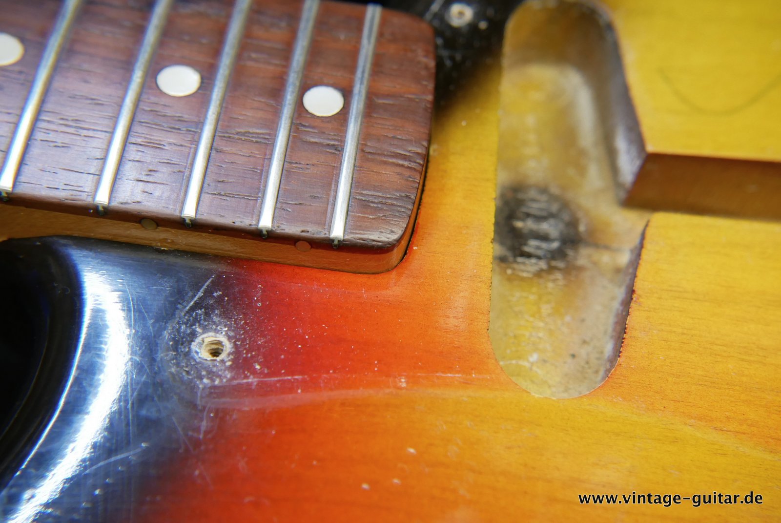 Fender-Stratocaster-1965-sunburst-041.JPG
