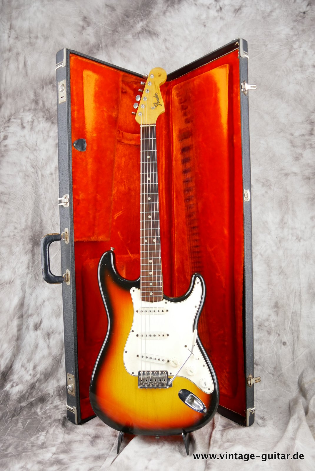 Fender-Stratocaster-1965-sunburst-042.JPG