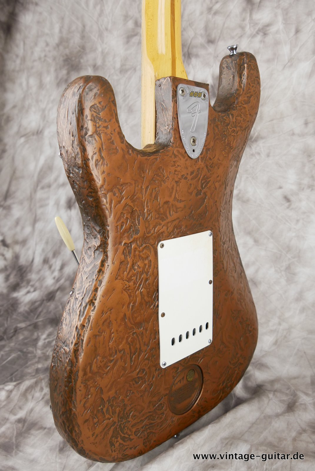 Fender_Stratocaster_Rhinestone_Jon_Douglas_1989-007.JPG