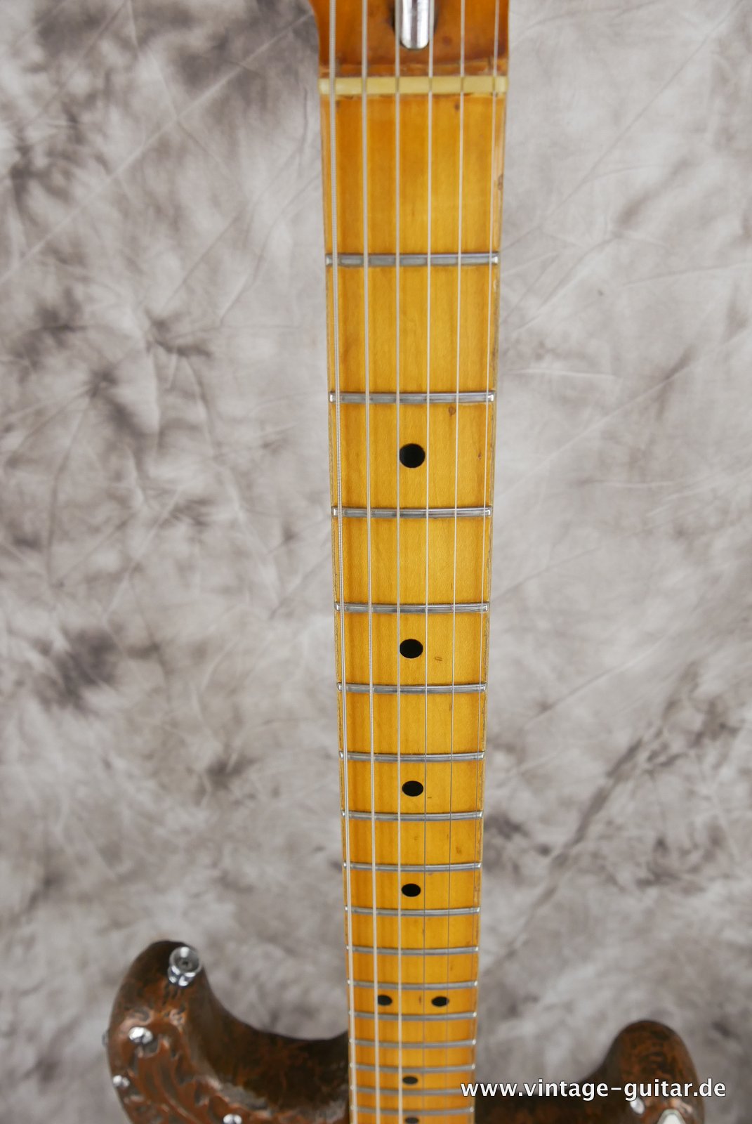 Fender_Stratocaster_Rhinestone_Jon_Douglas_1989-011.JPG