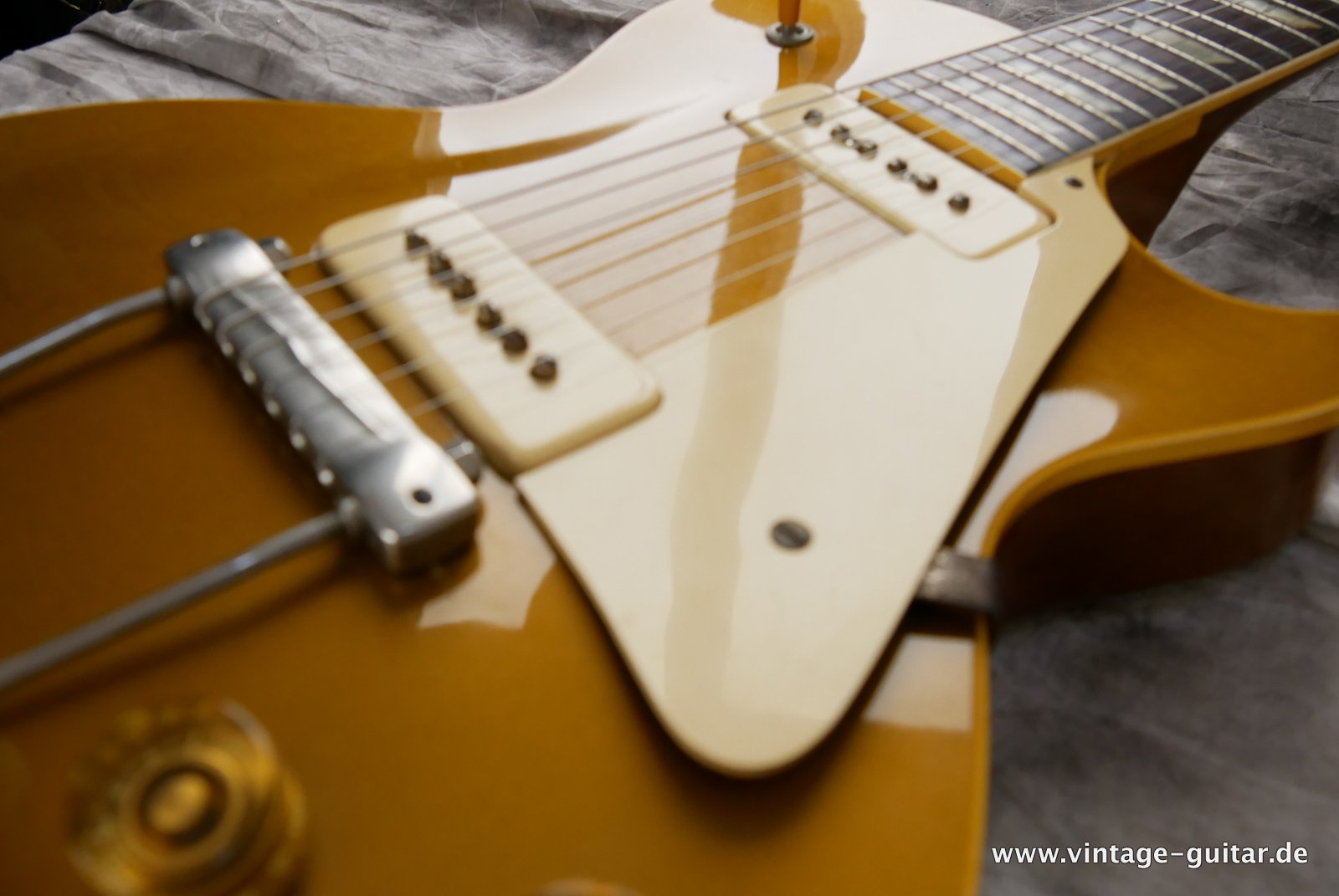 Gibson-Les-Paul-Goldtop-1952-014.JPG