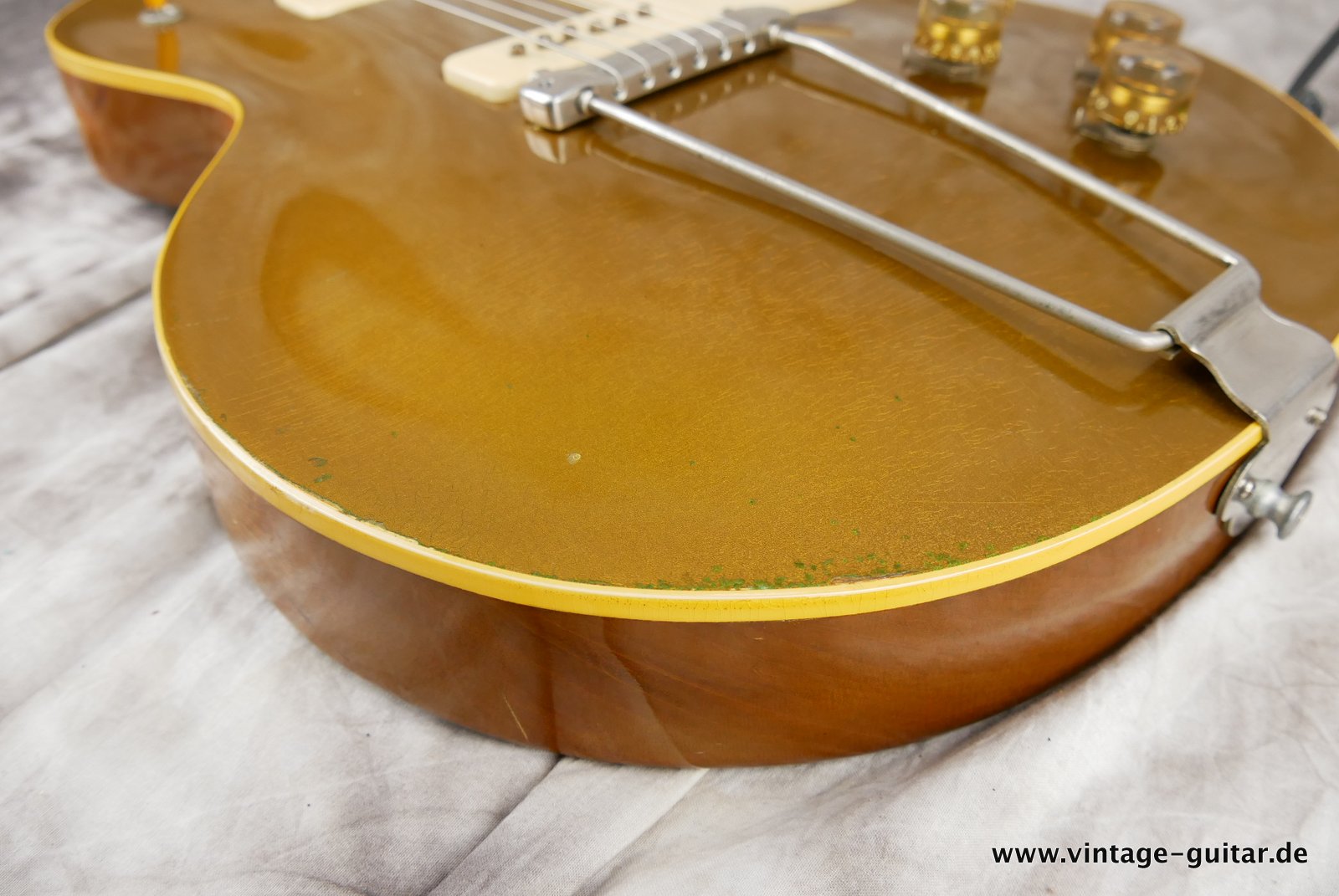 Gibson-Les-Paul-Goldtop-1952-017.JPG