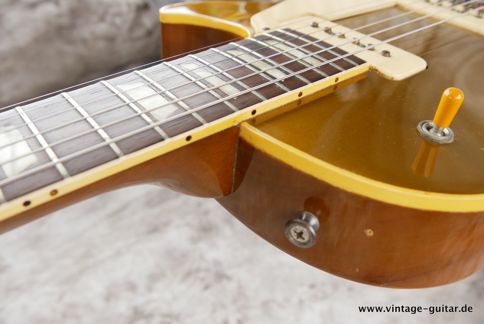 Gibson-Les-Paul-Goldtop-1952-020.JPG