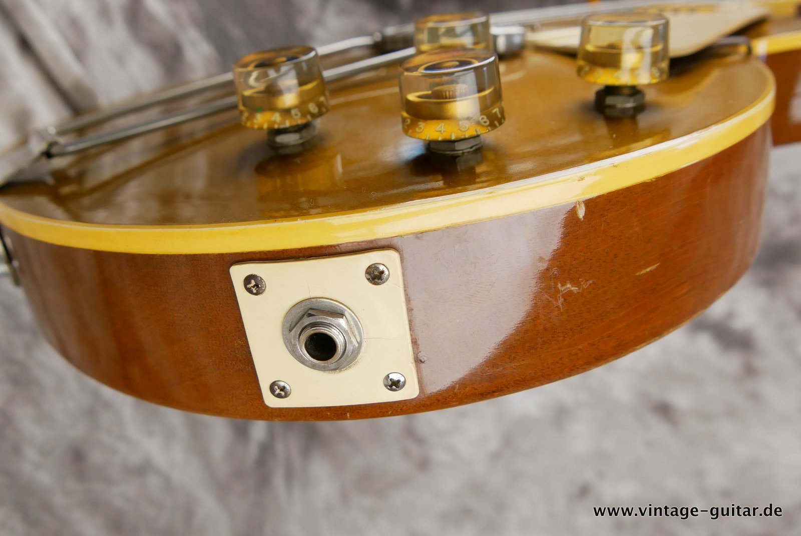 Gibson-Les-Paul-Goldtop-1952-023.JPG