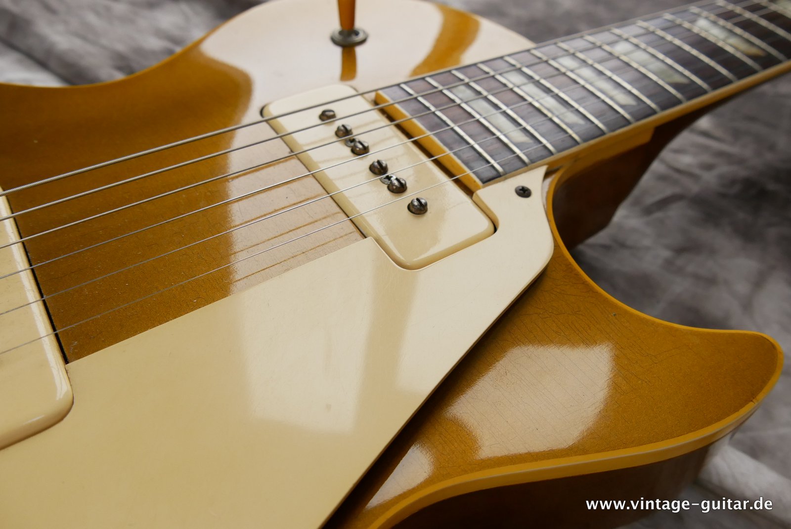 Gibson-Les-Paul-Goldtop-1952-027.JPG