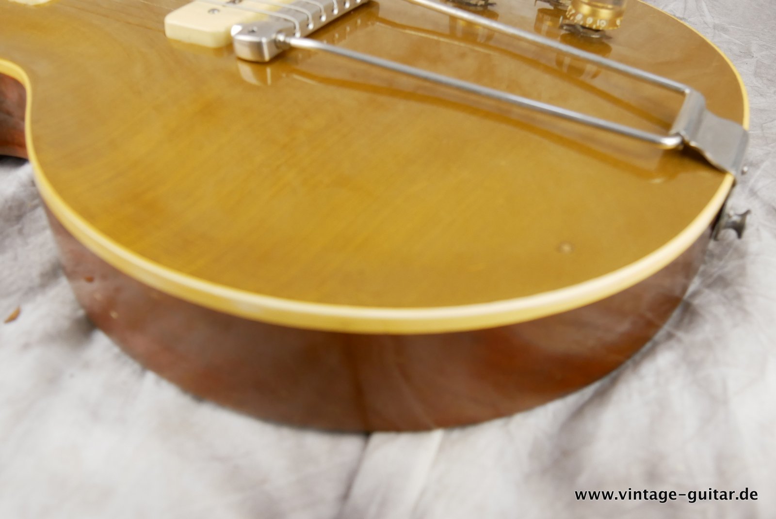 Gibson-Les-Paul-1952-goldtop-025.JPG