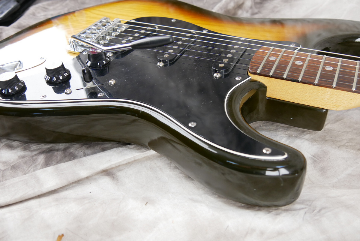 Fender_Stratocaster_sunburst_1979-018.JPG