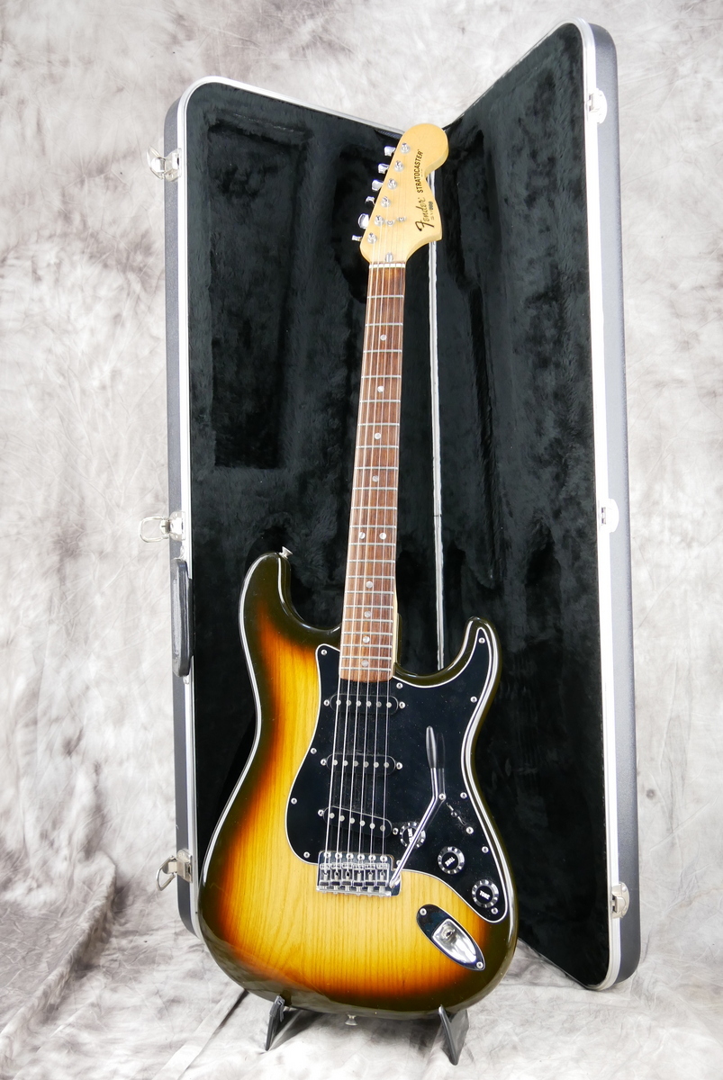 Fender_Stratocaster_sunburst_1979-021.JPG
