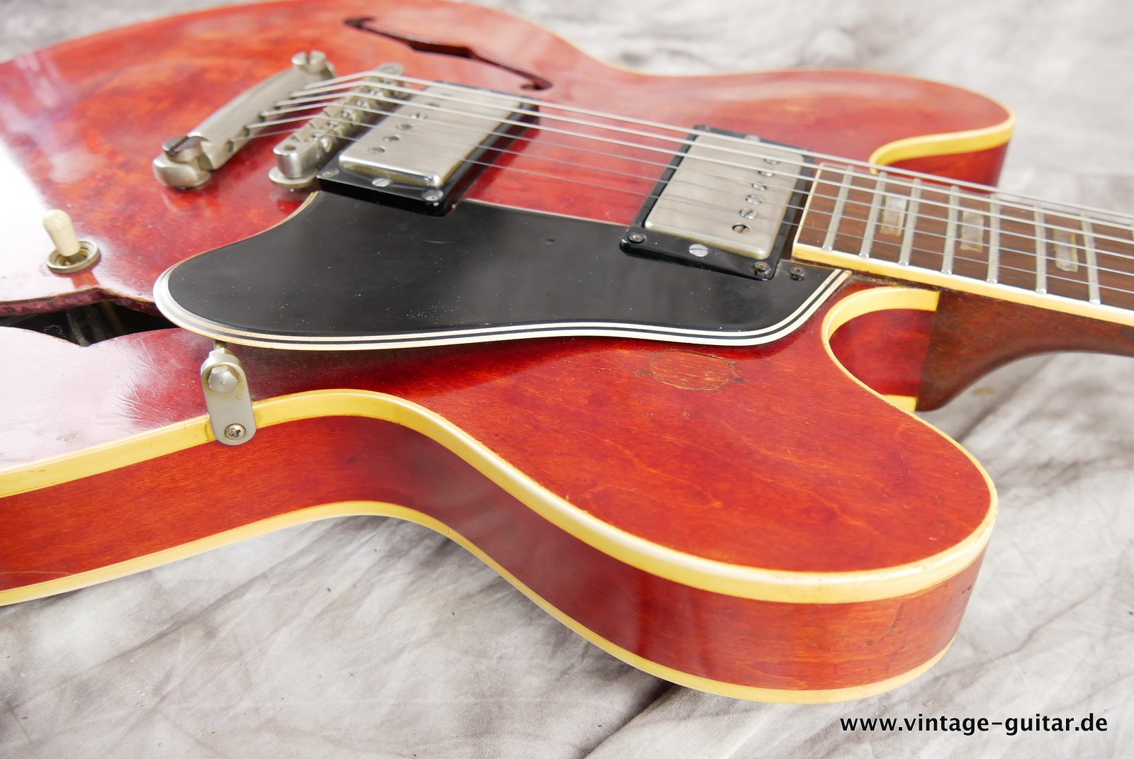 Gibson_ES-335-TDC-1964-like-Eric-Claptons-022.JPG