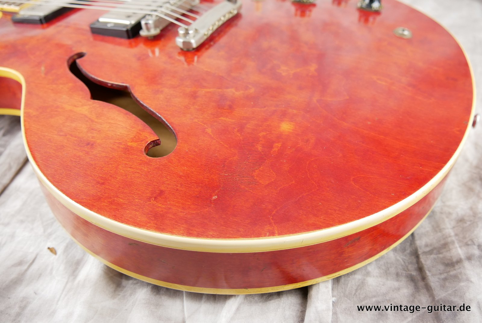 Gibson_ES-335-TDC-1964-like-Eric-Claptons-025.JPG