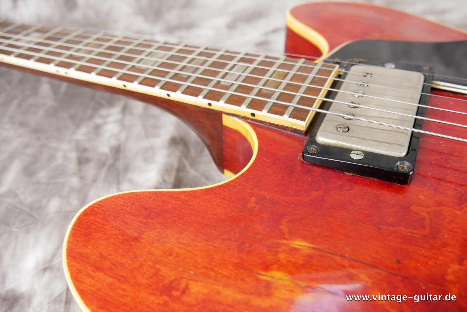 Gibson_ES-335-TDC-1964-like-Eric-Claptons-027.JPG