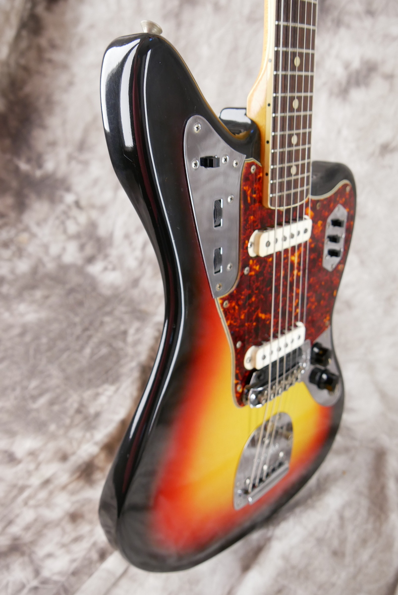 Fender_Jaguar_sunburst_1965-006.JPG