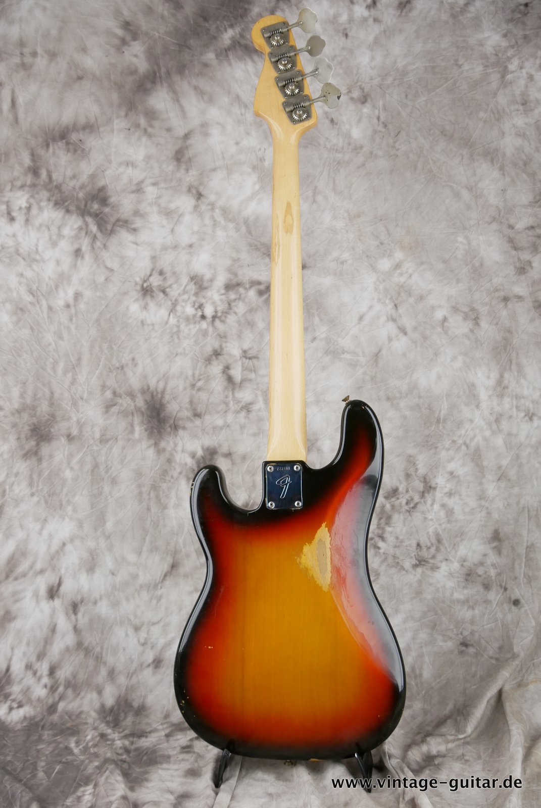Fender-Precision-Bass-sunburst-1969-003.JPG