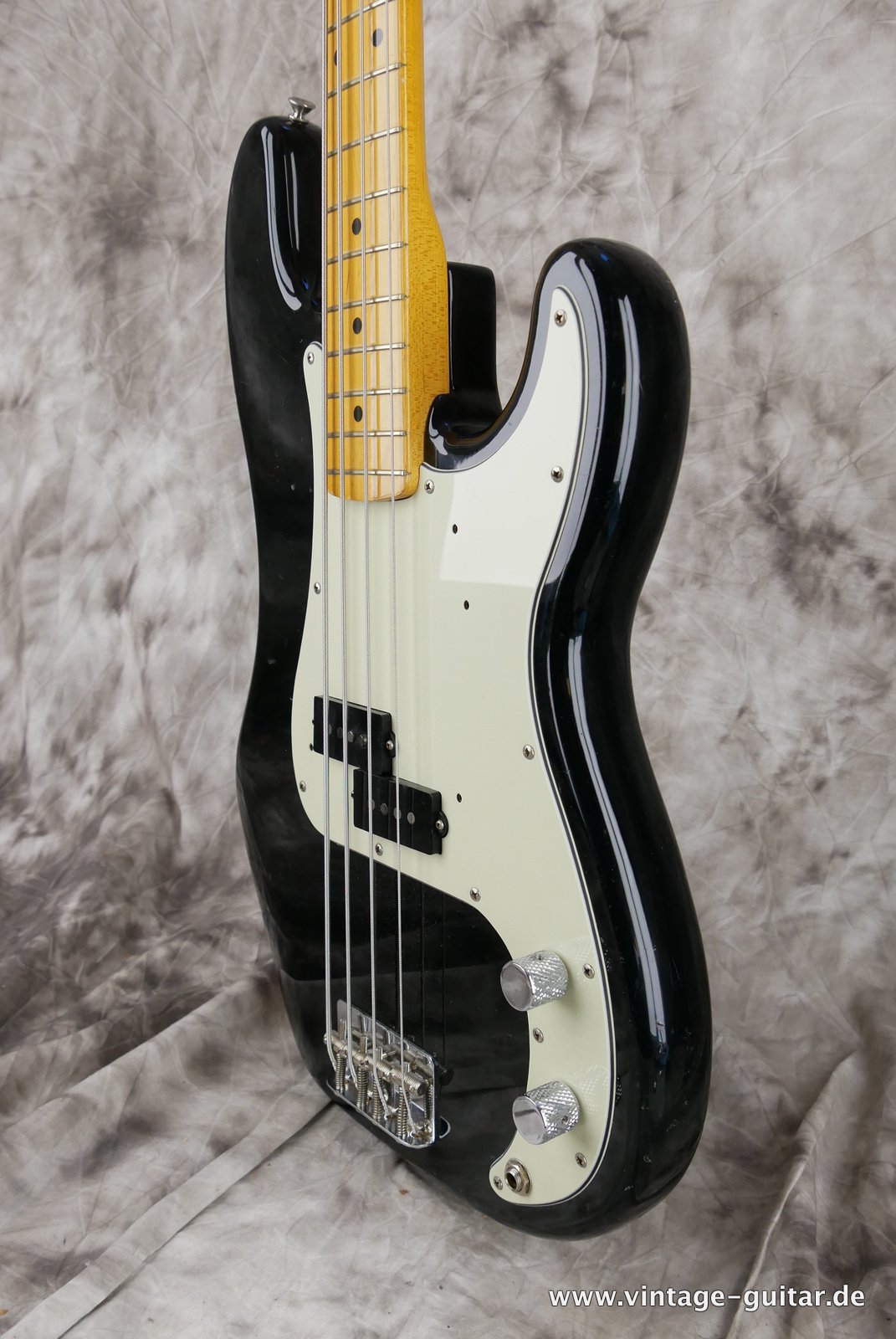 Fender-Squier-JV-Series-Precision-Bass-1983-006.JPG