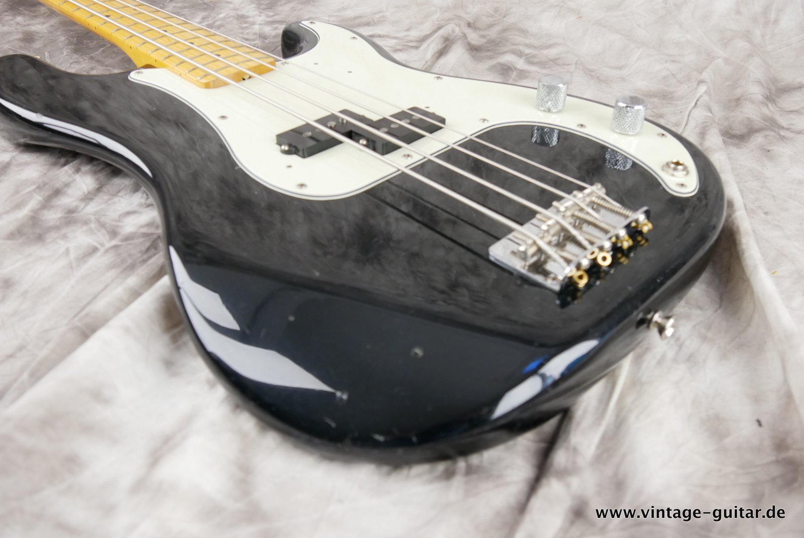 Fender-Squier-JV-Series-Precision-Bass-1983-013.JPG