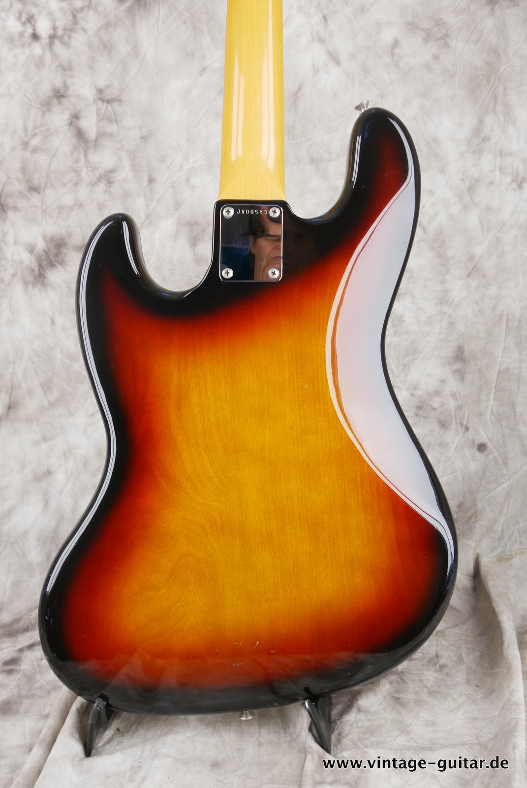 Fender-Jazz-Bass-Squier-JV-1982-sunburst-004.JPG