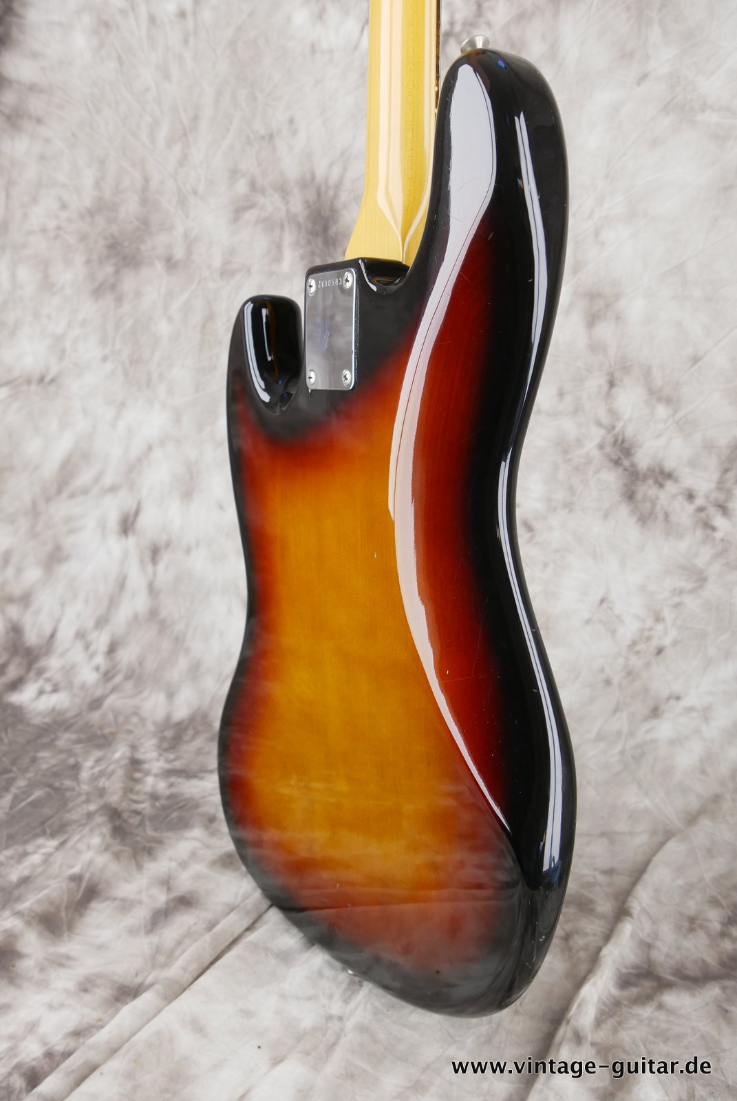 Fender-Jazz-Bass-Squier-JV-1982-sunburst-008.JPG