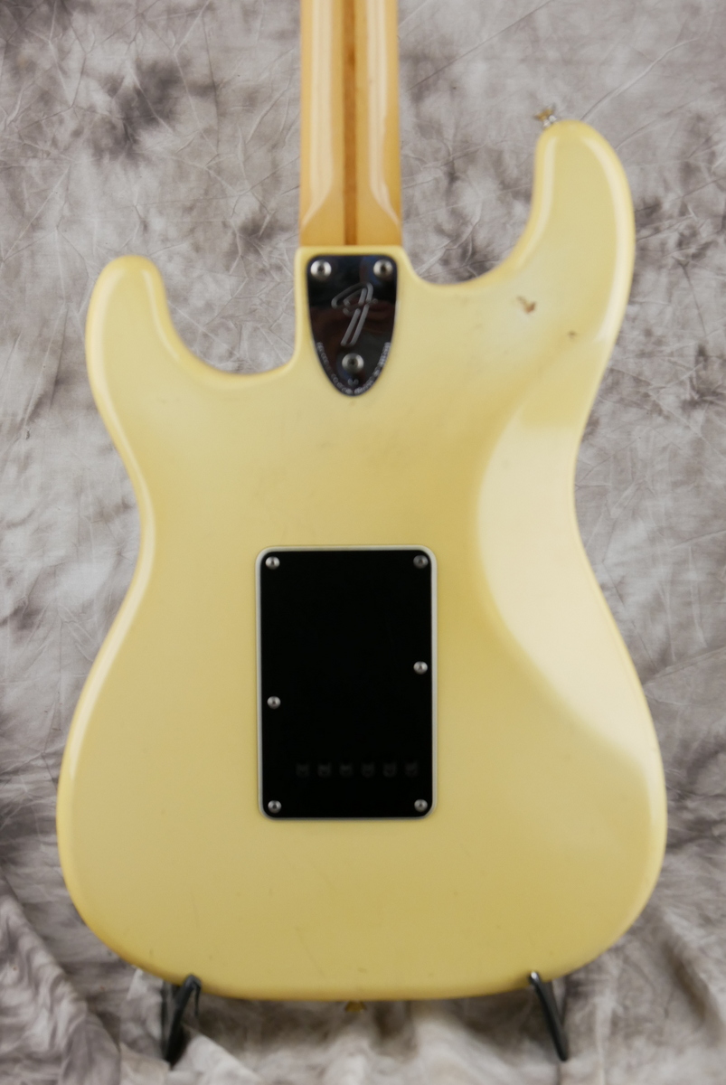 Fender_Stratocaster_black_plastic_parts_olympic_white_1977-004.JPG