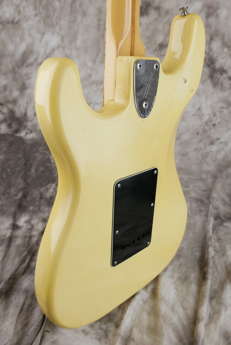 Fender_Stratocaster_black_plastic_parts_olympic_white_1977-007.JPG