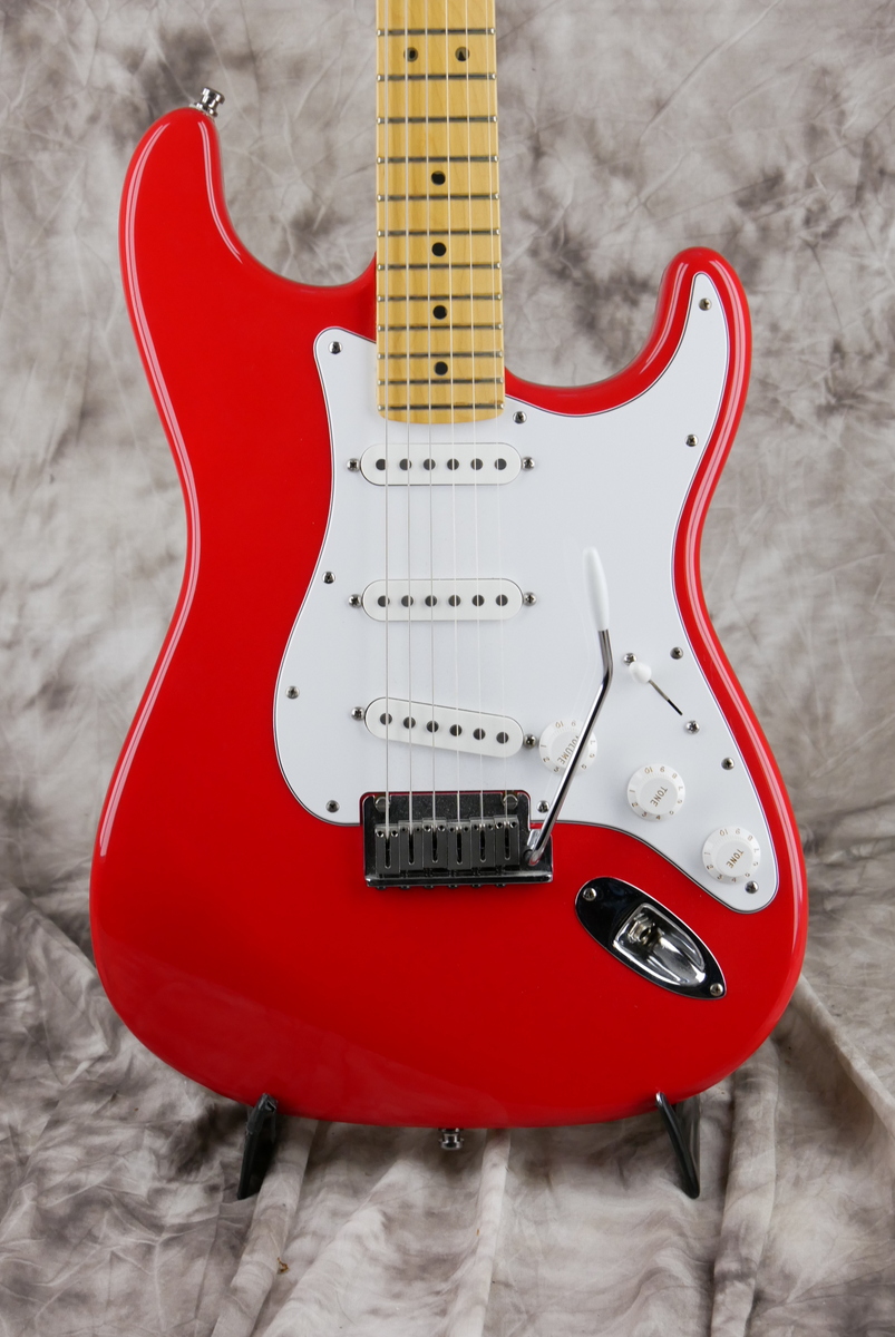 Fender_Stratocaster_US_Standard_hot_rod_red_2001-003.JPG