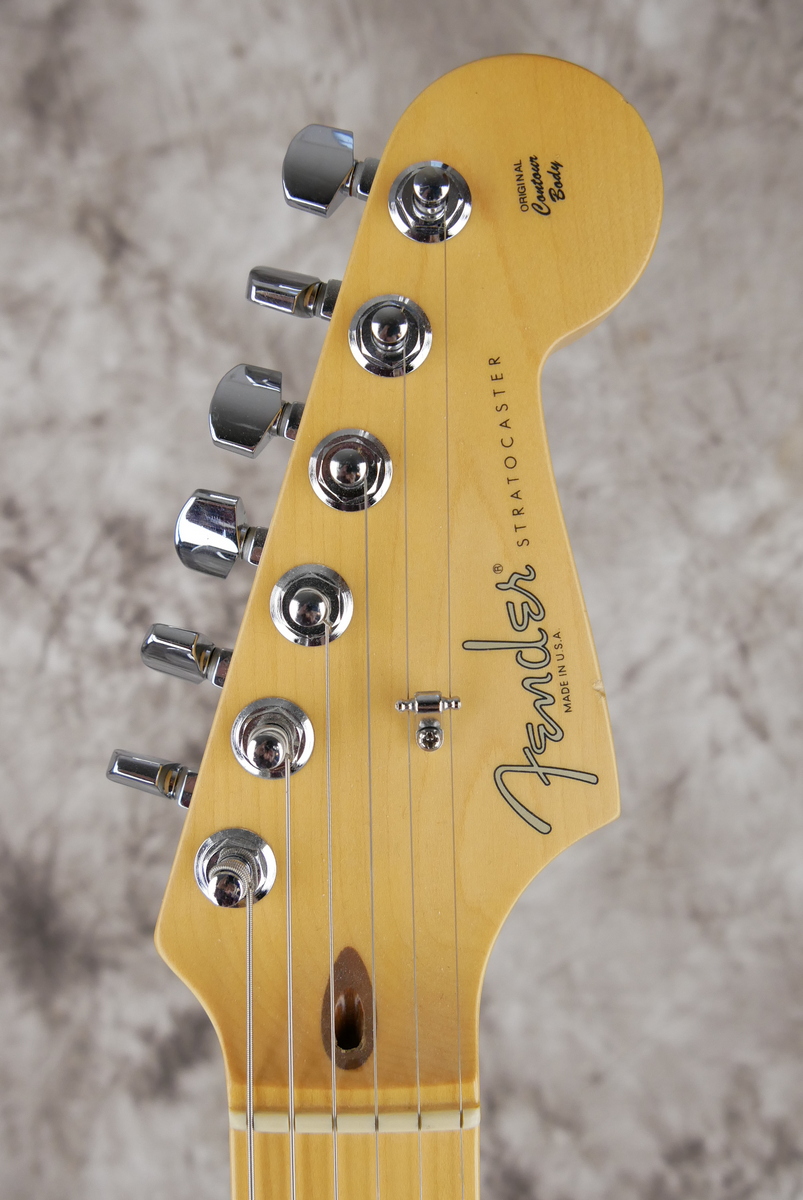 Fender_Stratocaster_US_Standard_hot_rod_red_2001-009.JPG